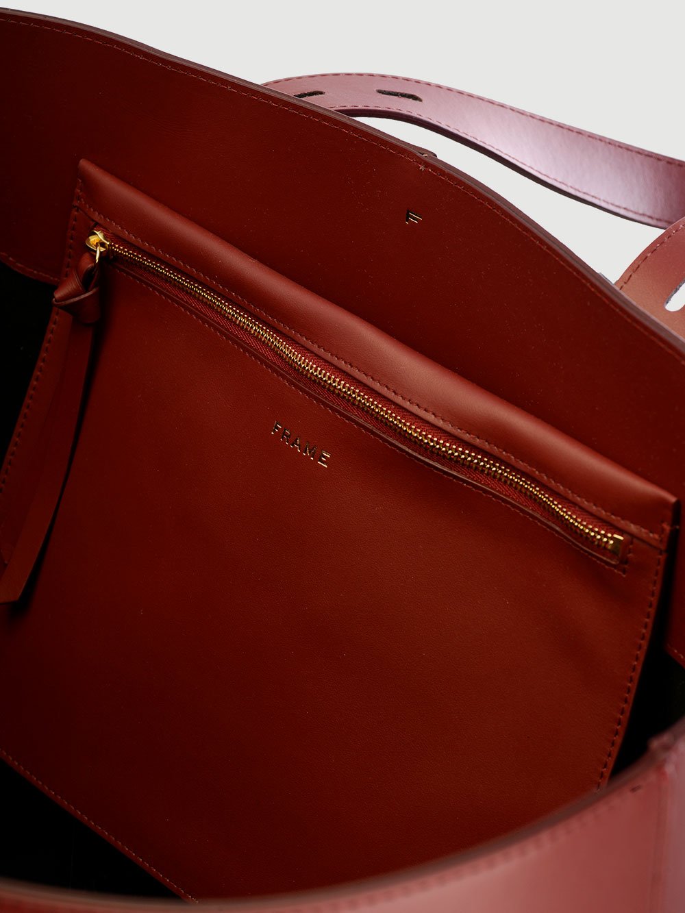 handbag detail view alt:hover