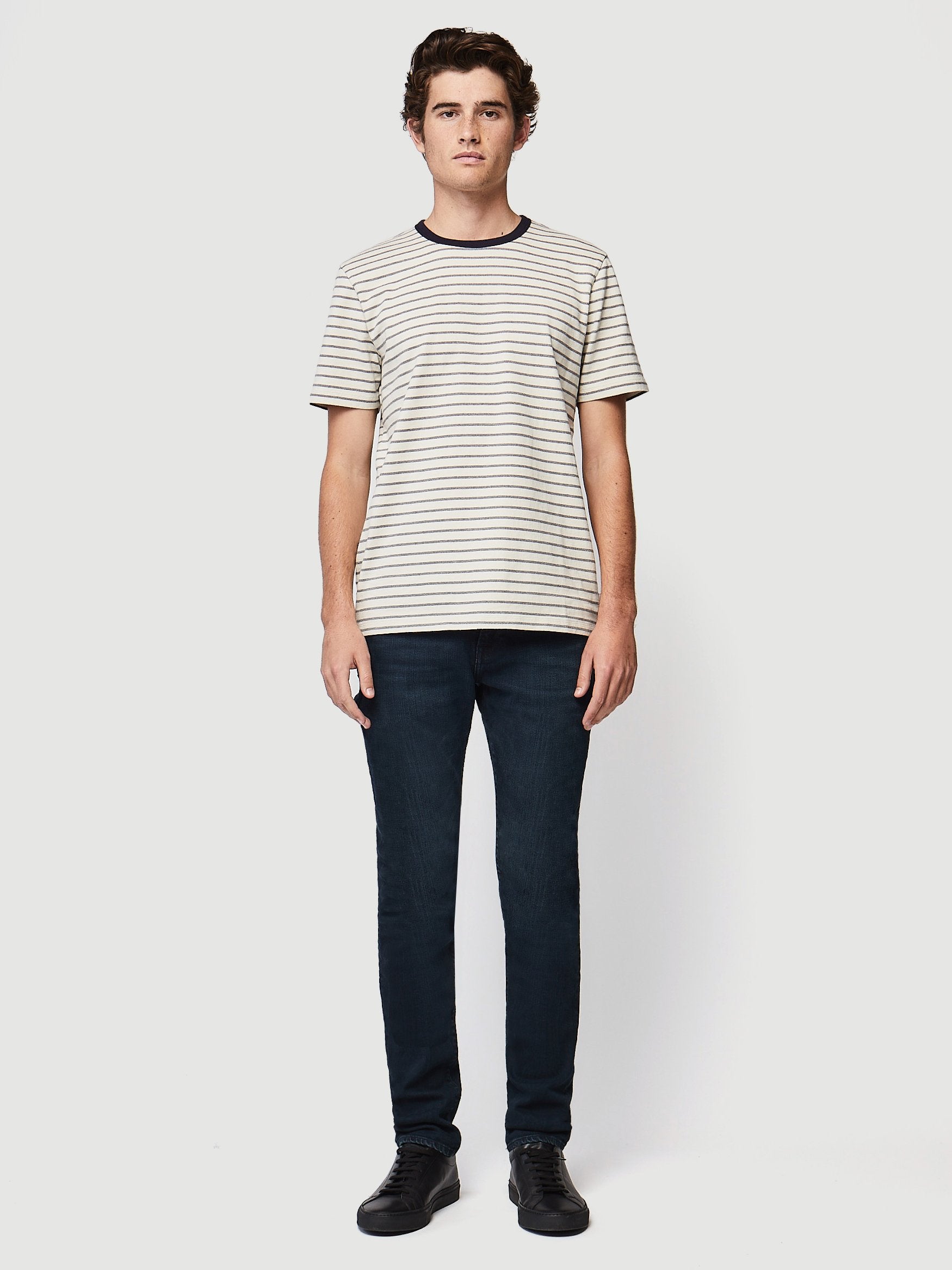 tee front full body view