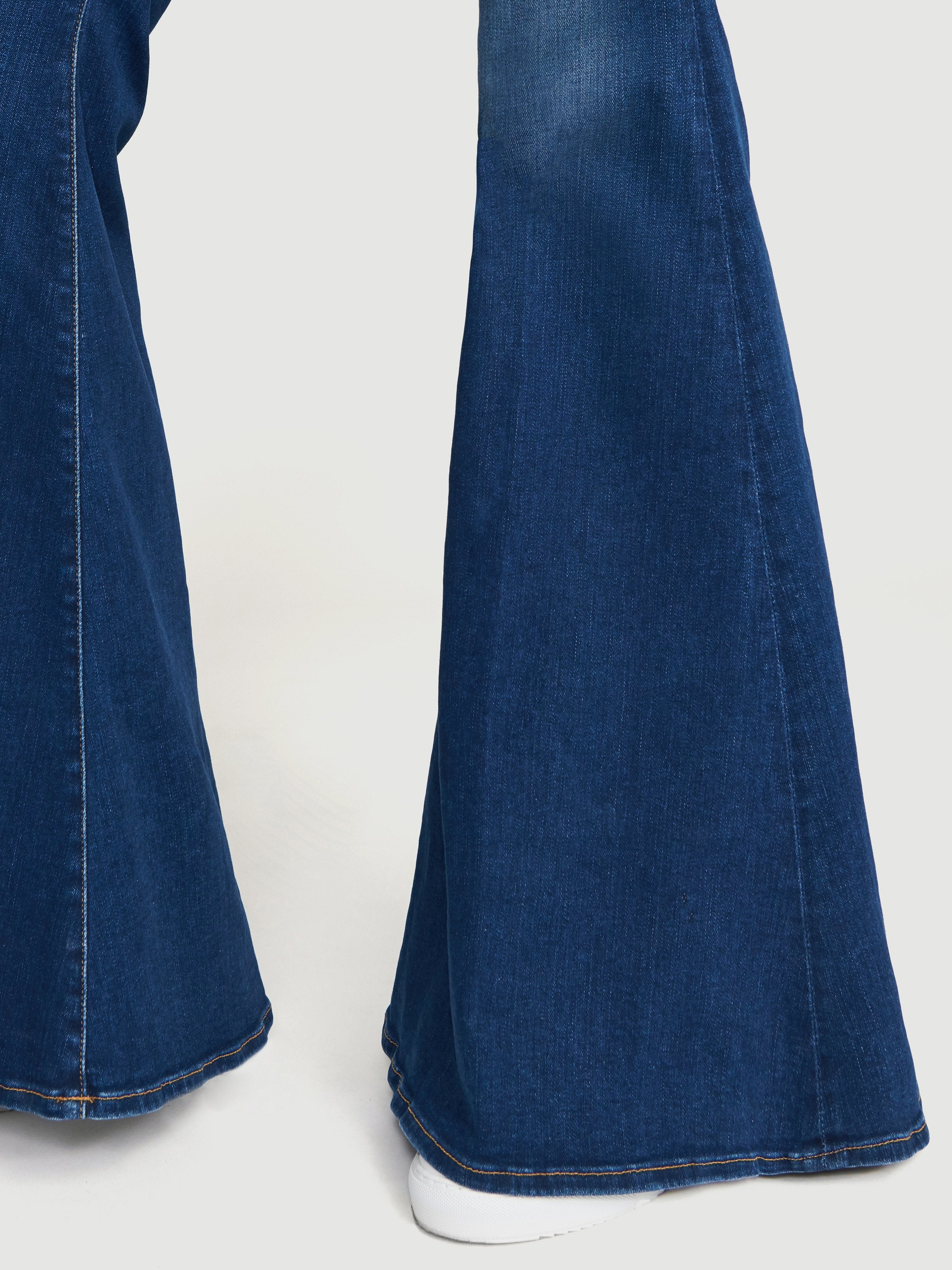 jeans detail view alt:hover