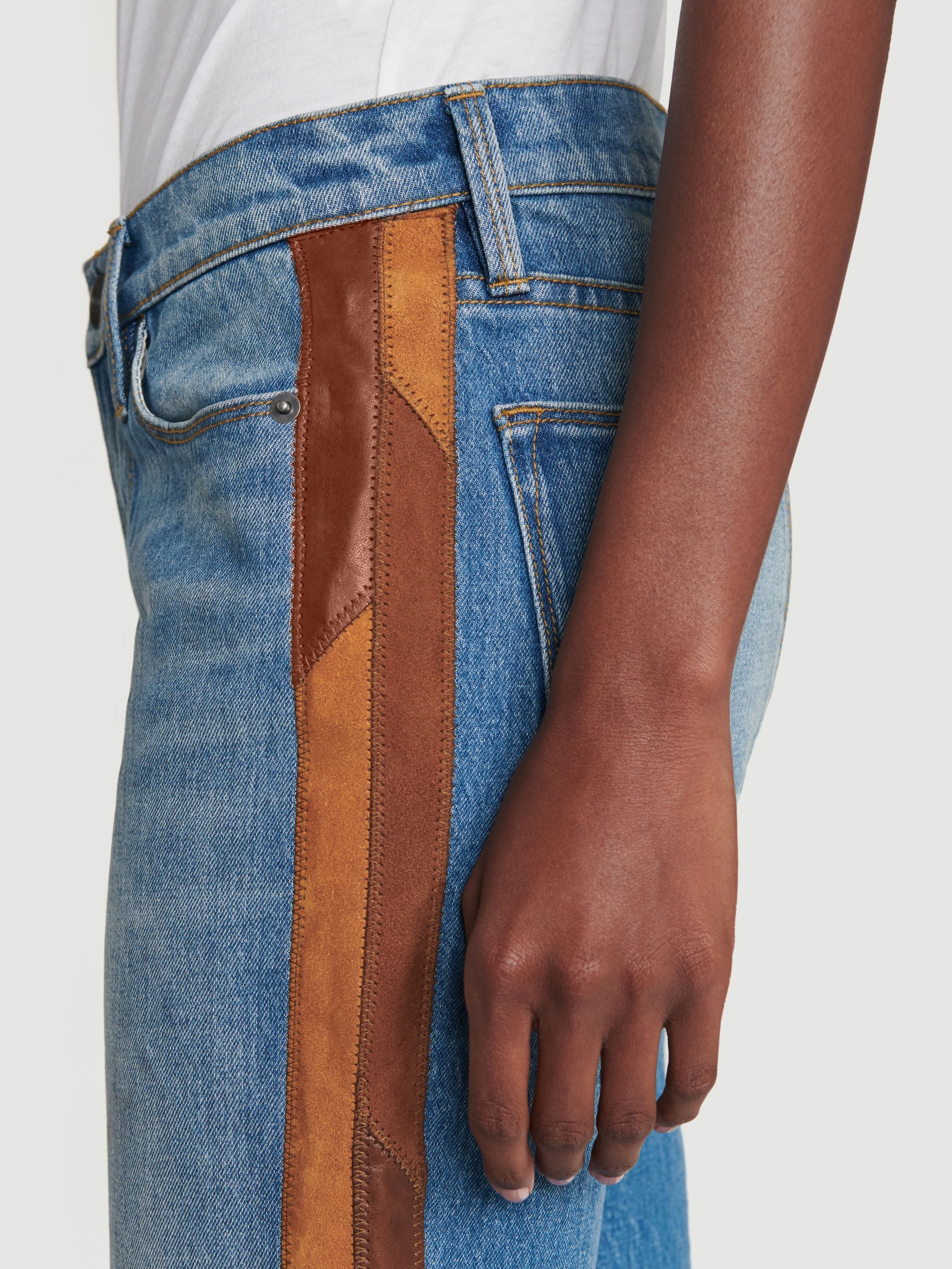 jeans detail view alt:hover
