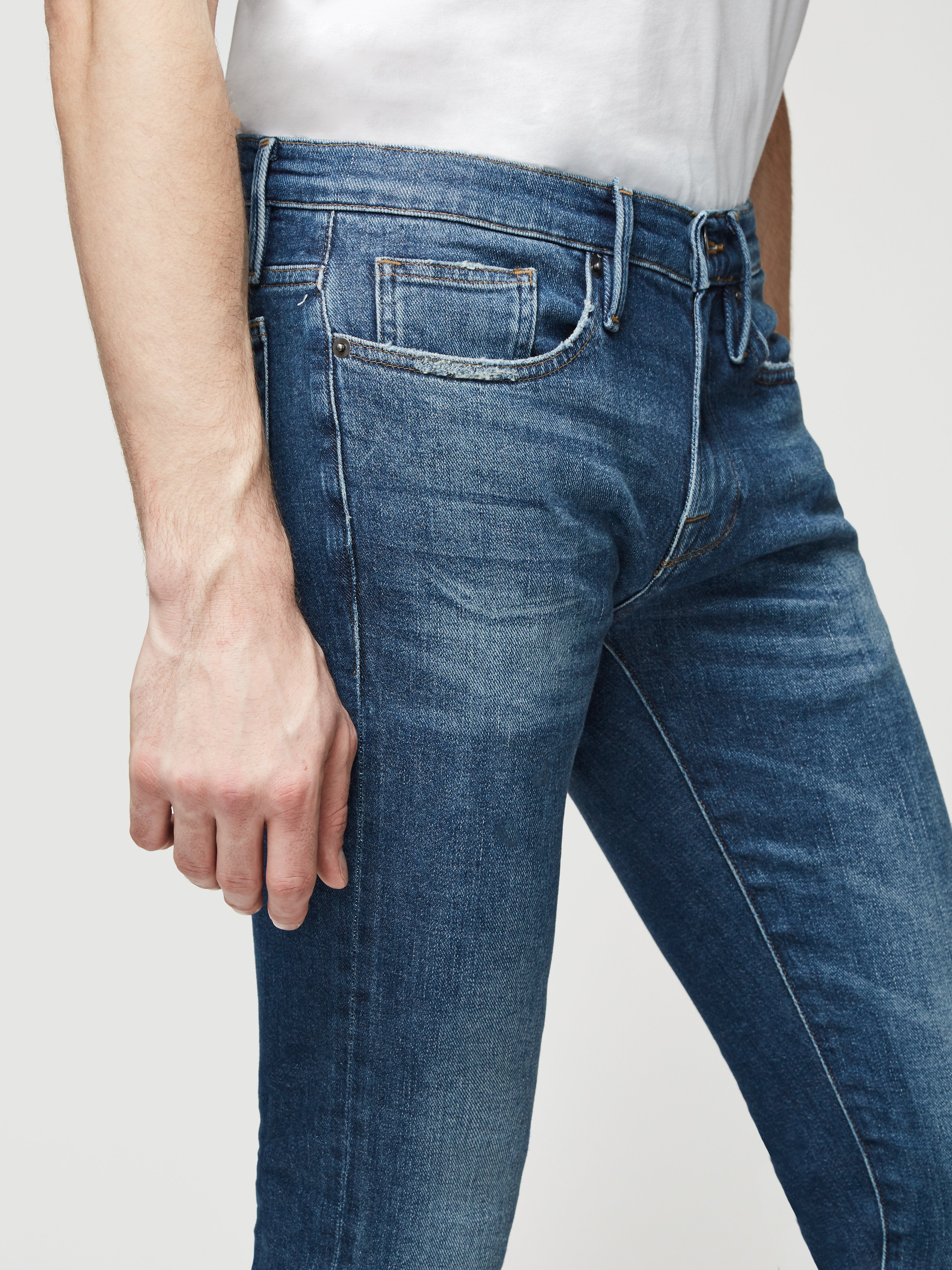 Jeans Detail View alt:hover