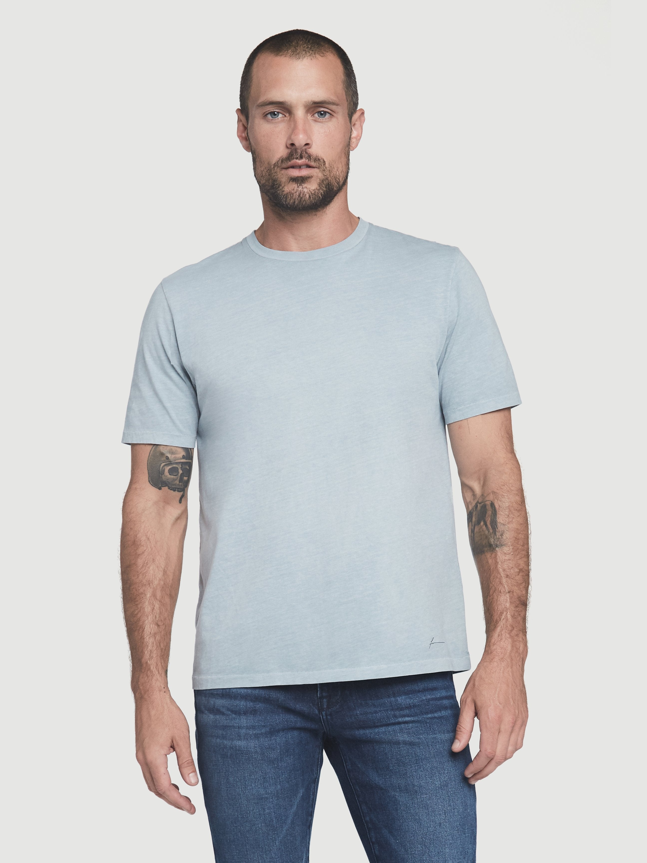 tee front view