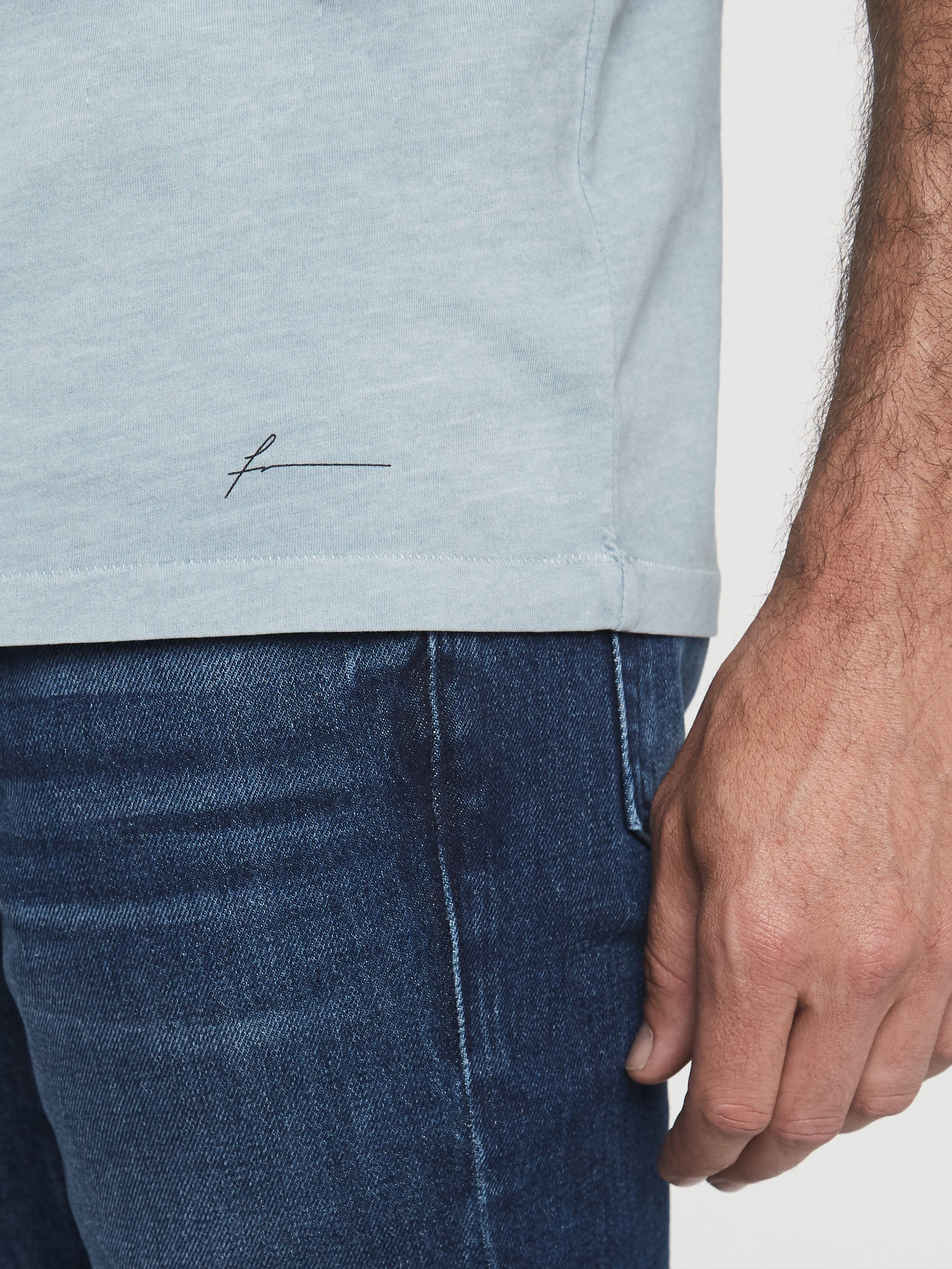 tee detail view alt:hover
