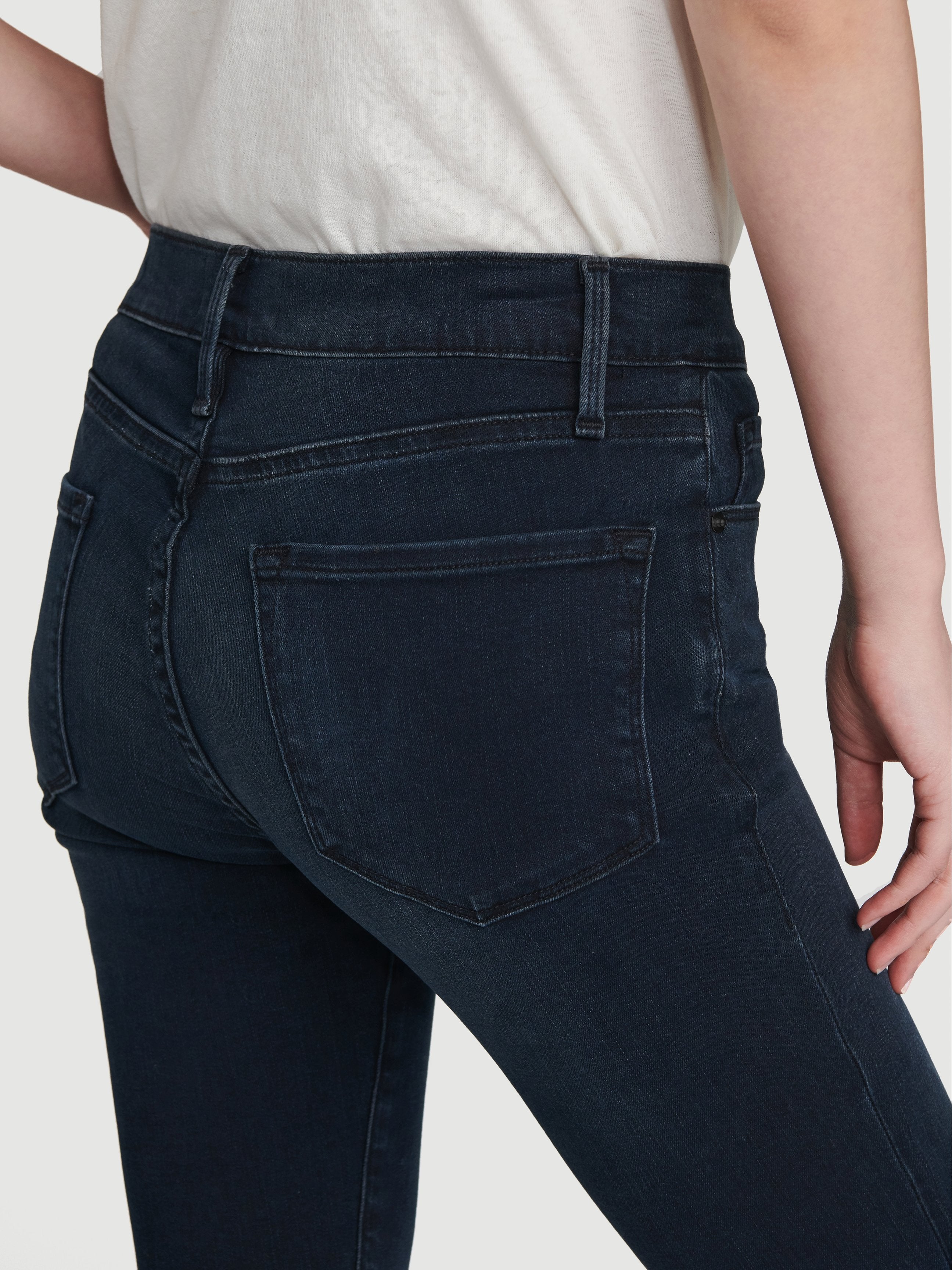 jeans detail view alt:hover