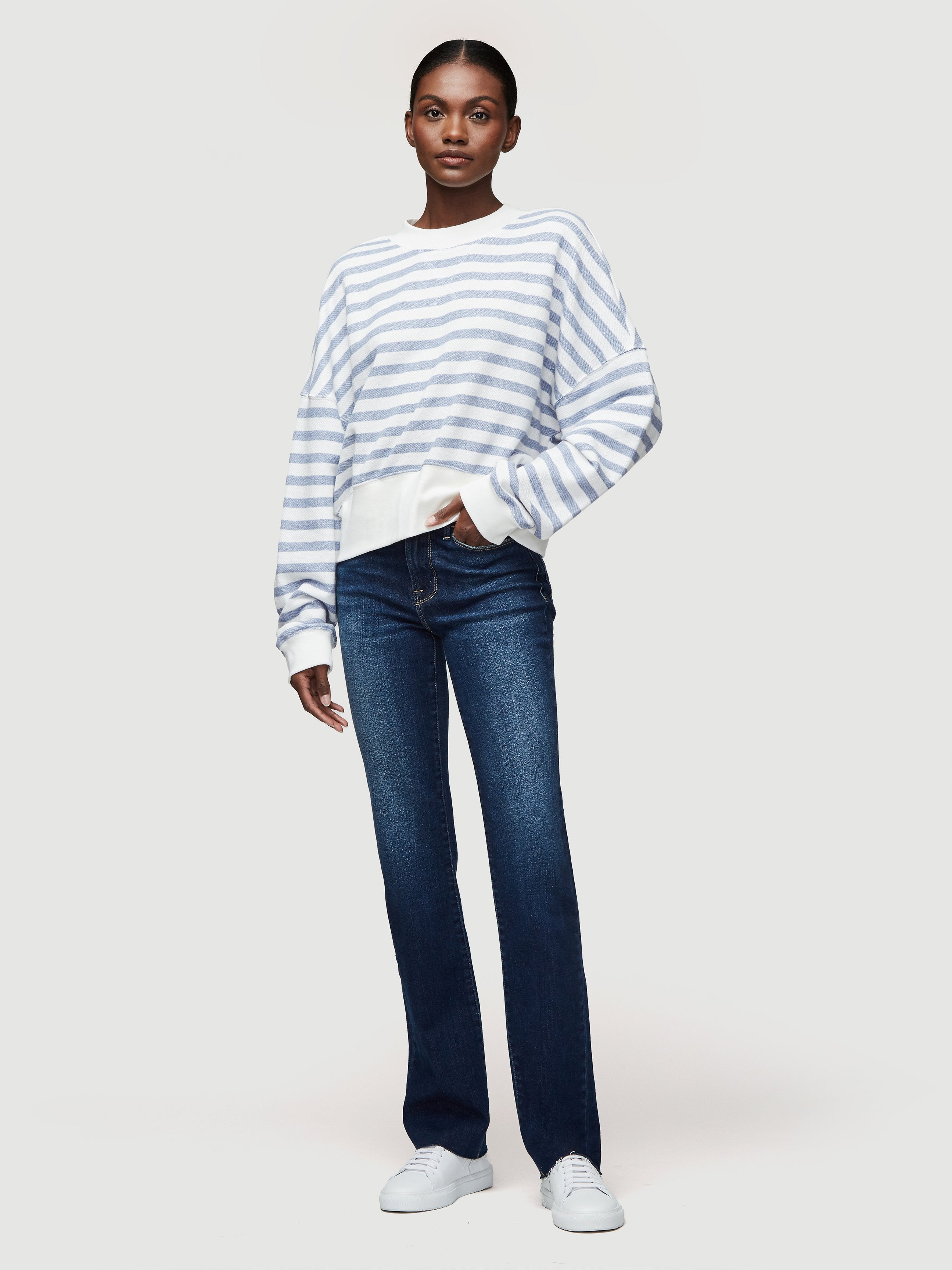 sweater front full body view alt:hover