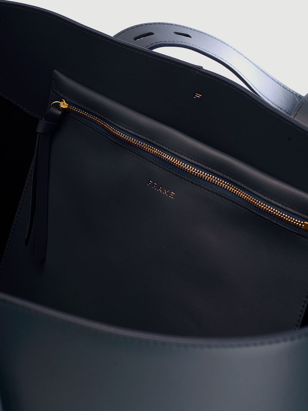 handbag detail view alt:hover