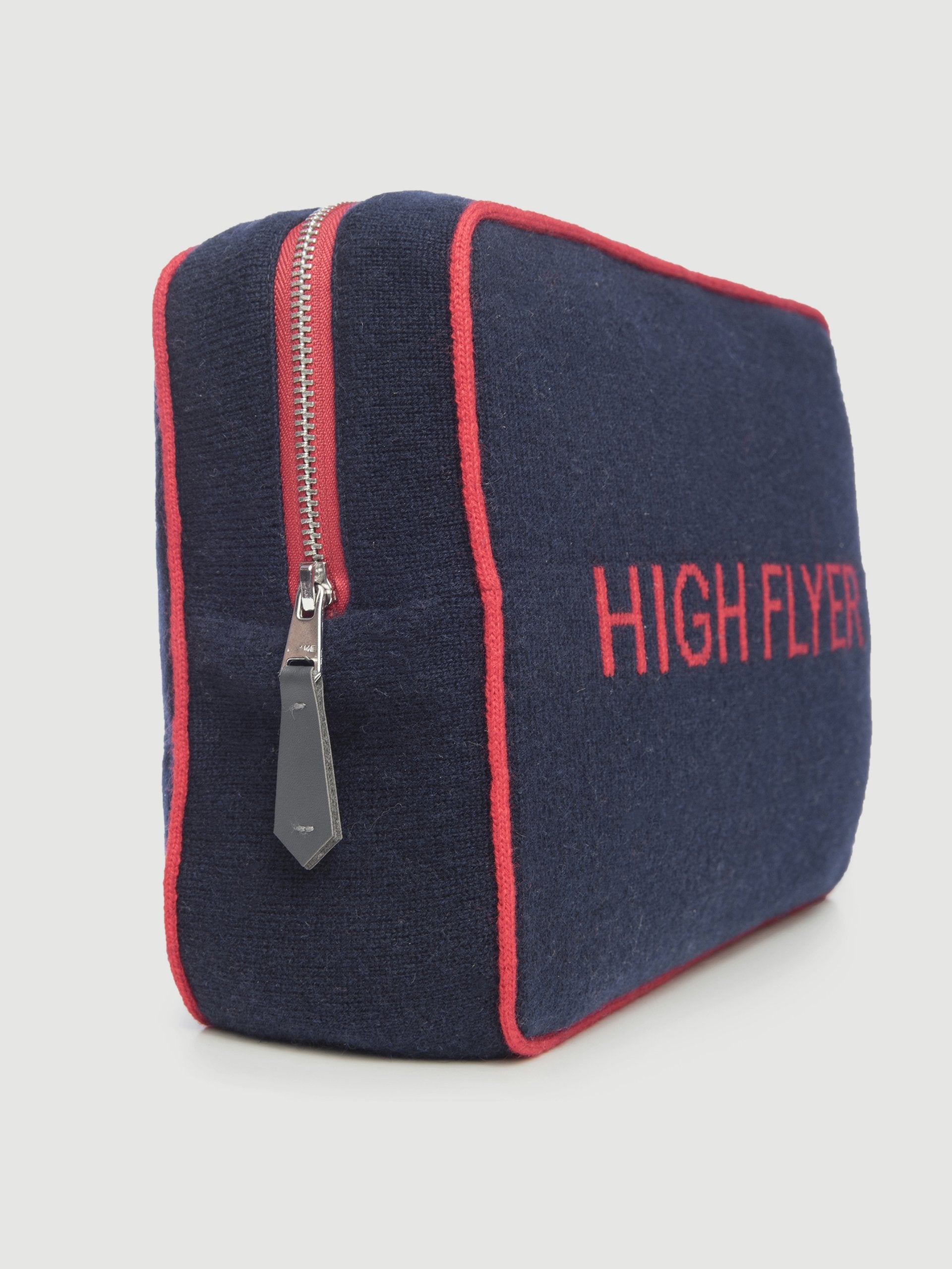 travel set side view