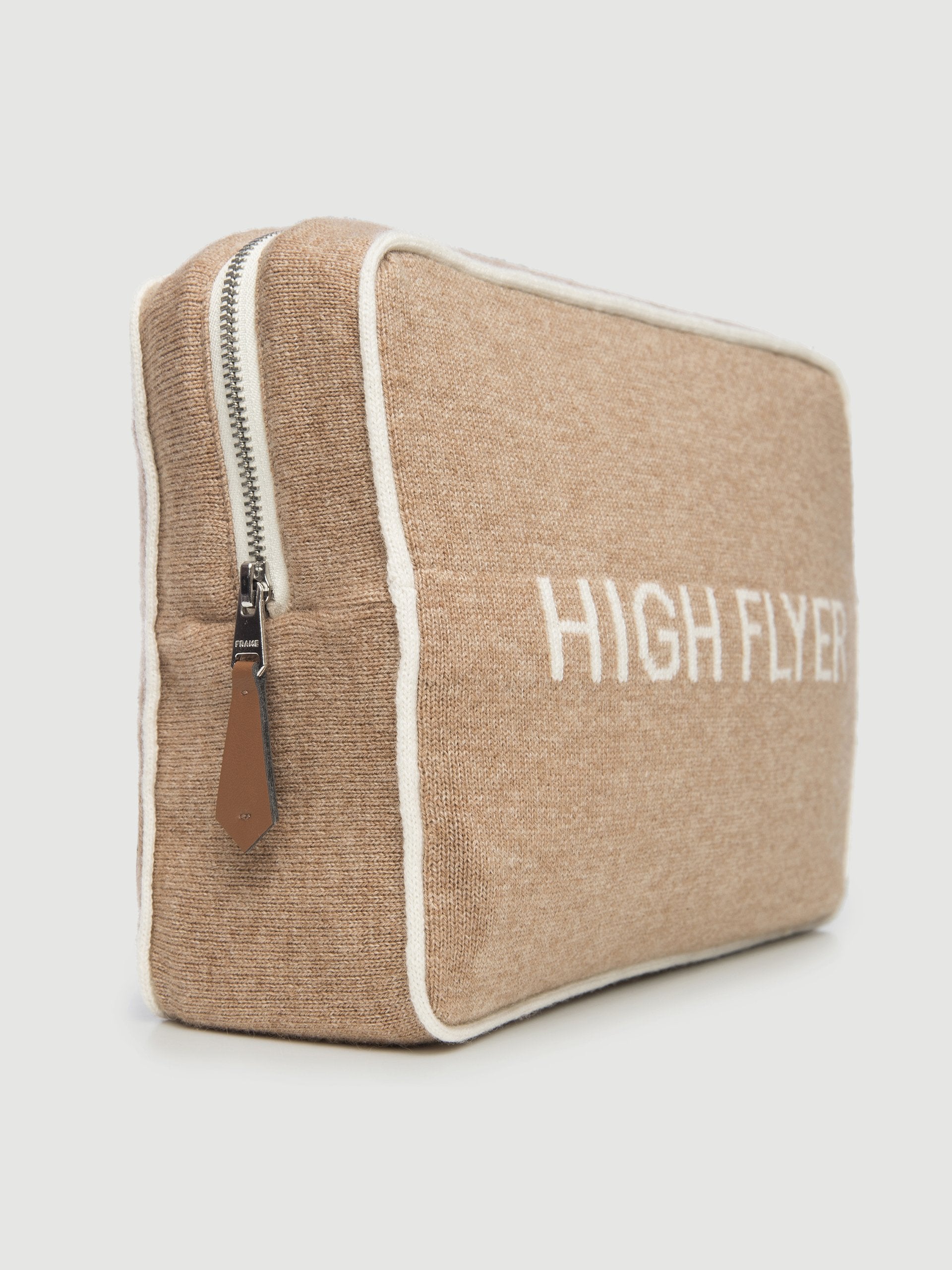 travel set side view