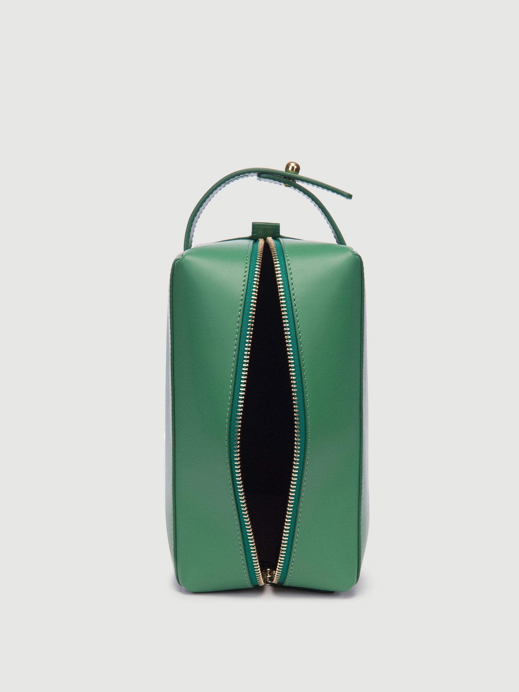 pouch detail view