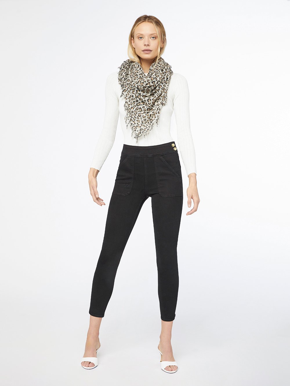 scarf front full body view