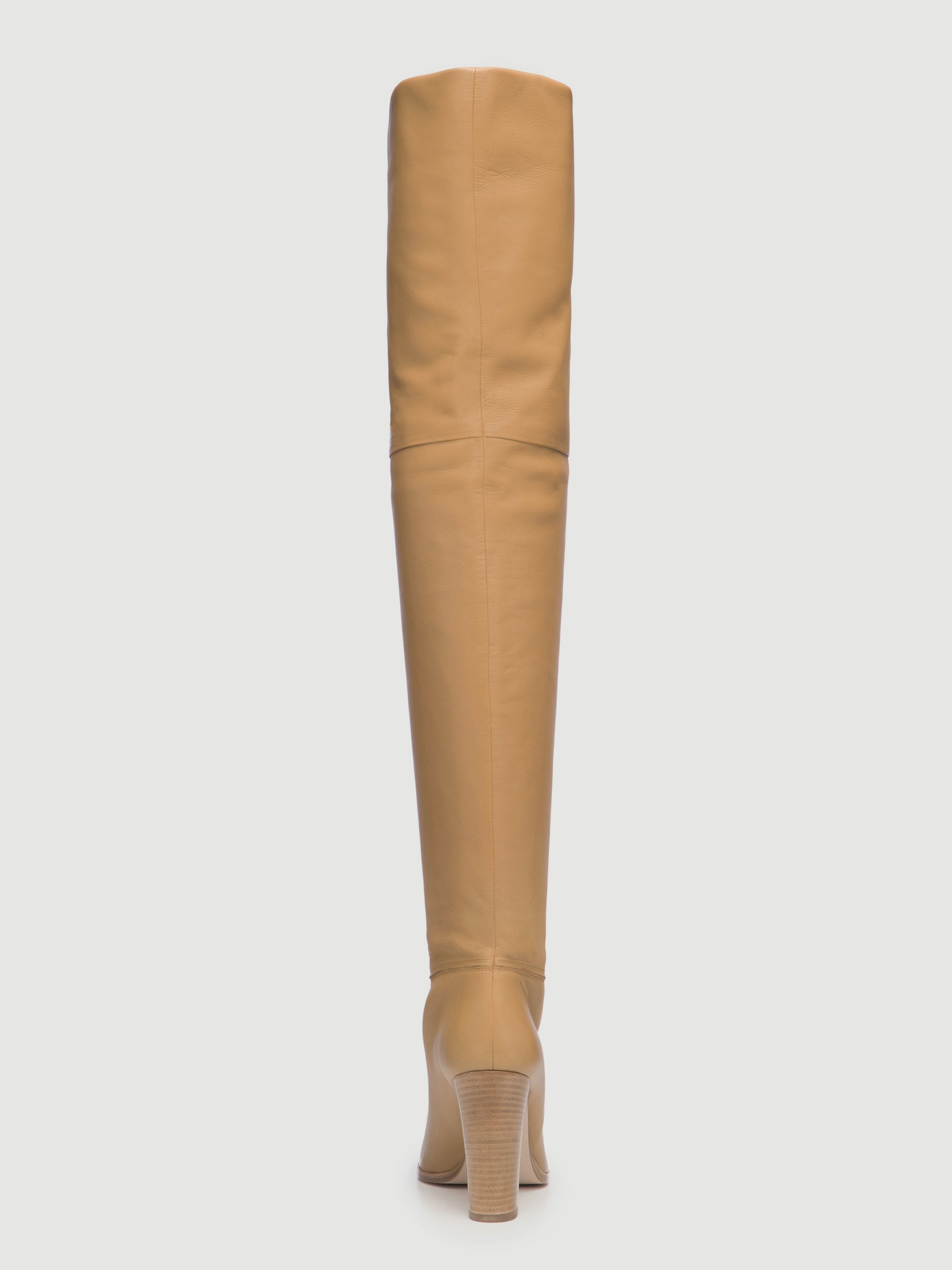 boots back view