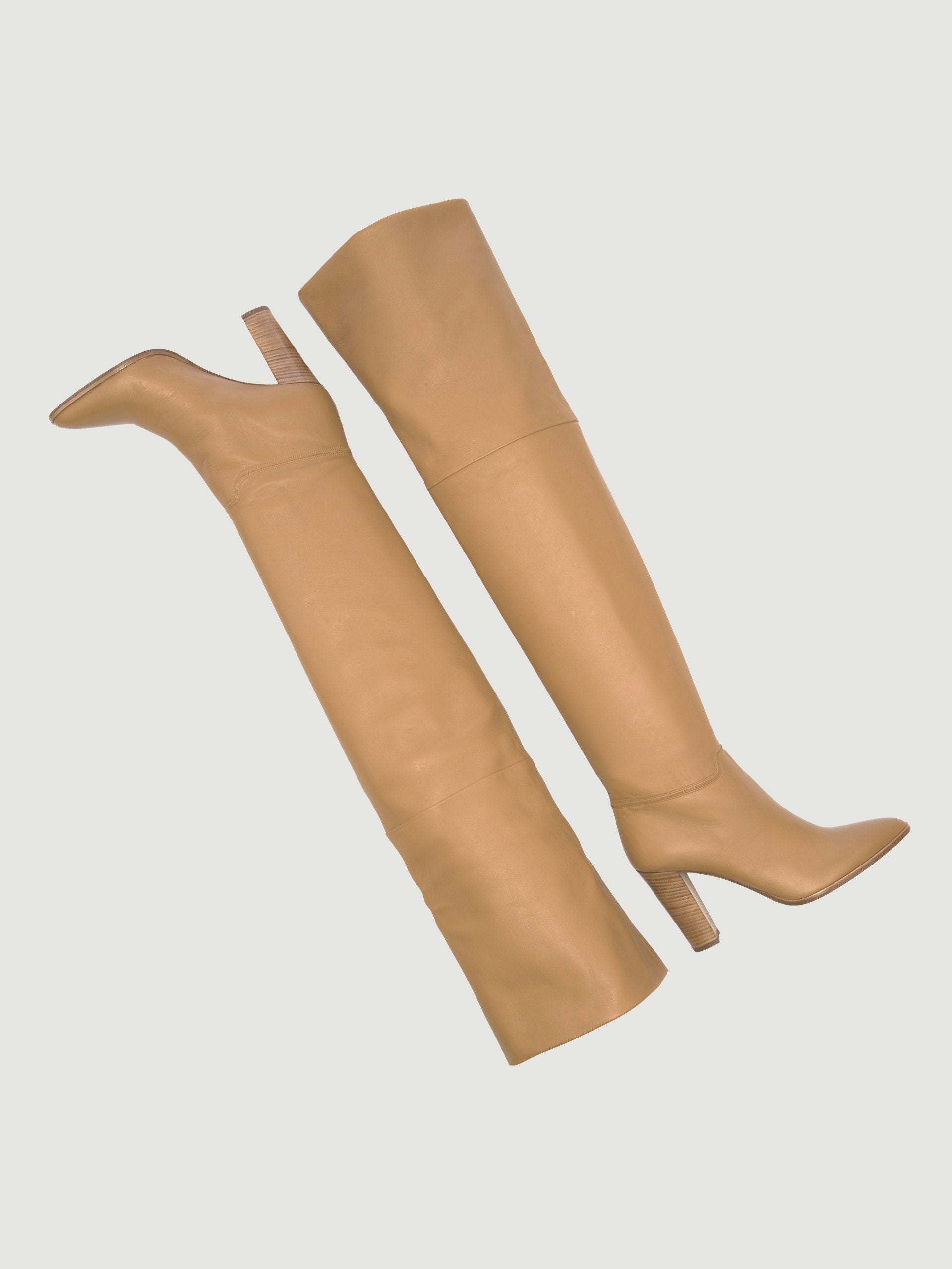 boots front view