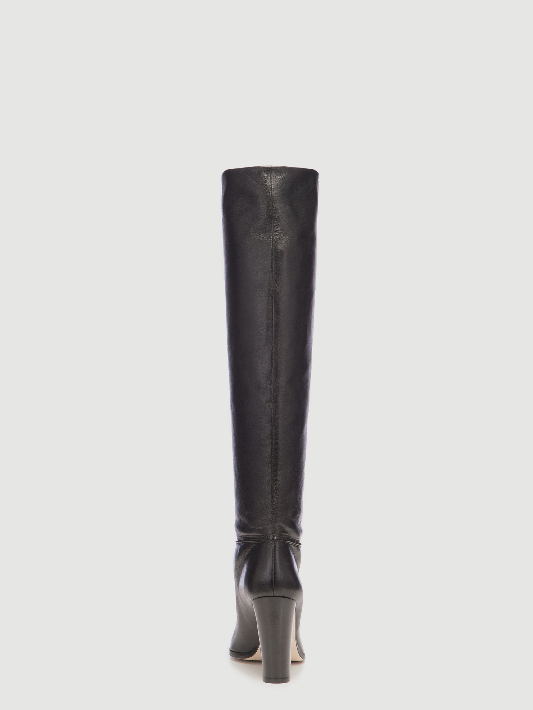boots back view