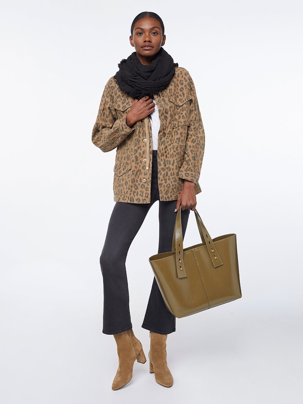 scarf front full body view