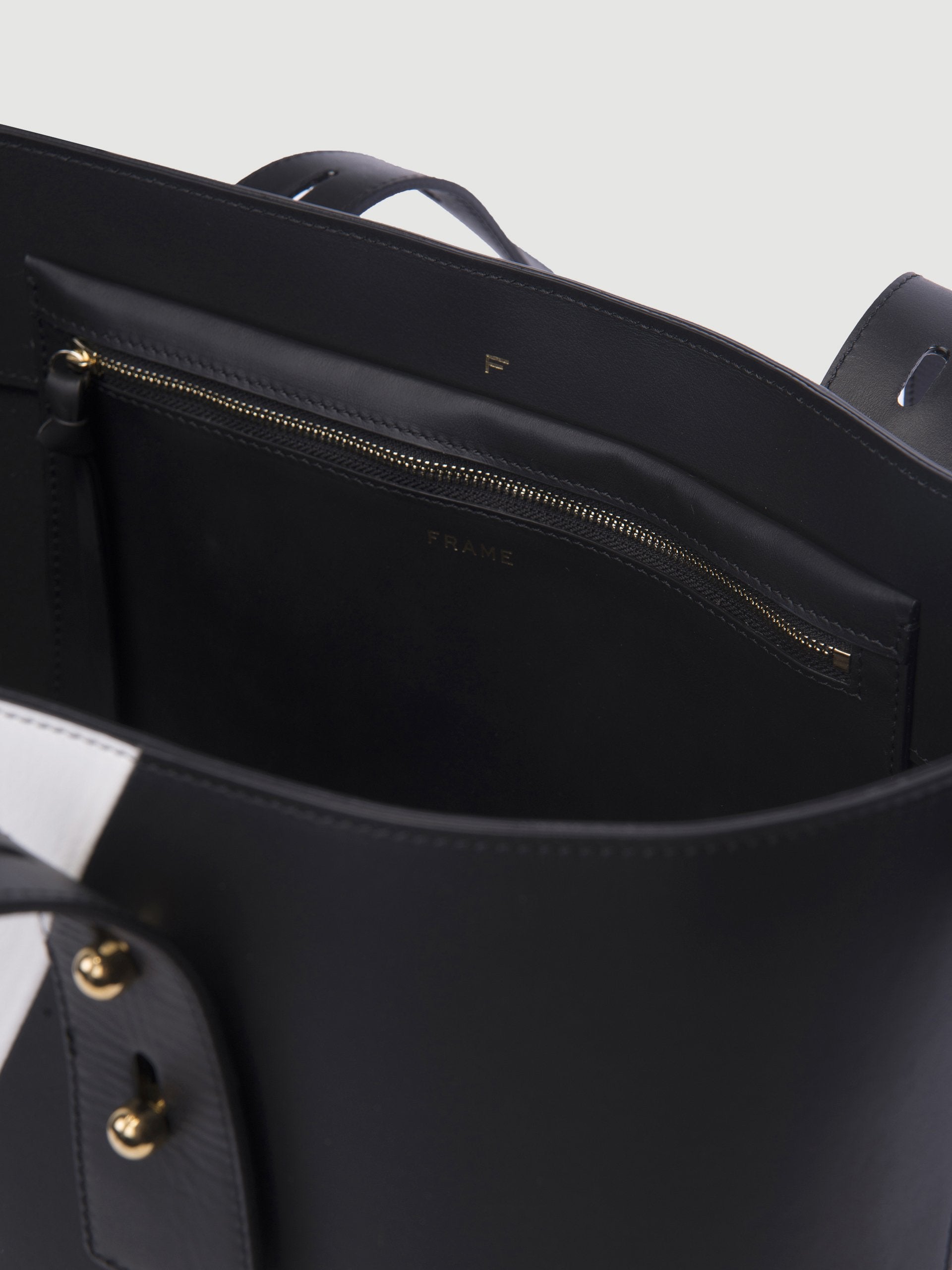 handbag detail view alt:hover