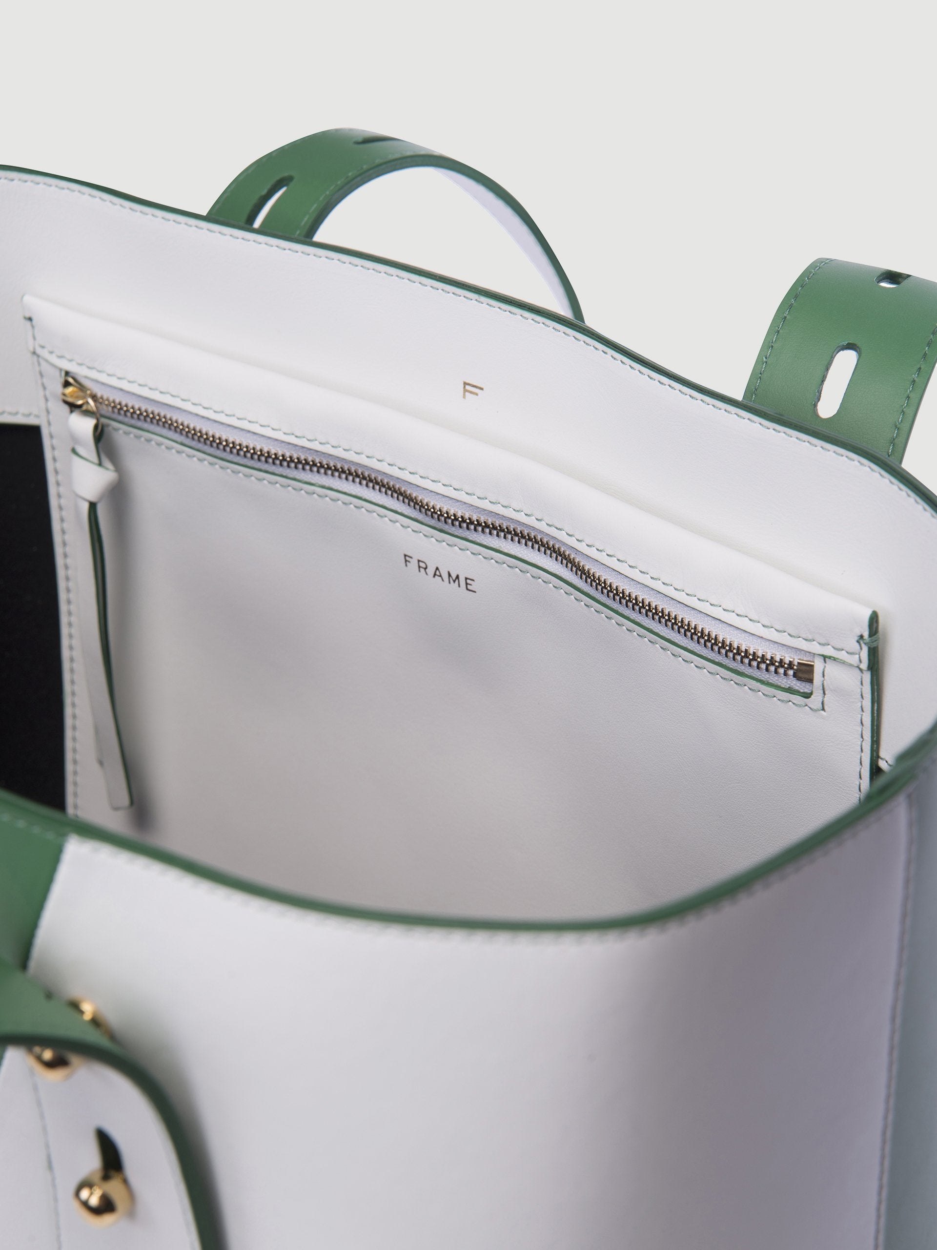 handbag detail view alt:hover