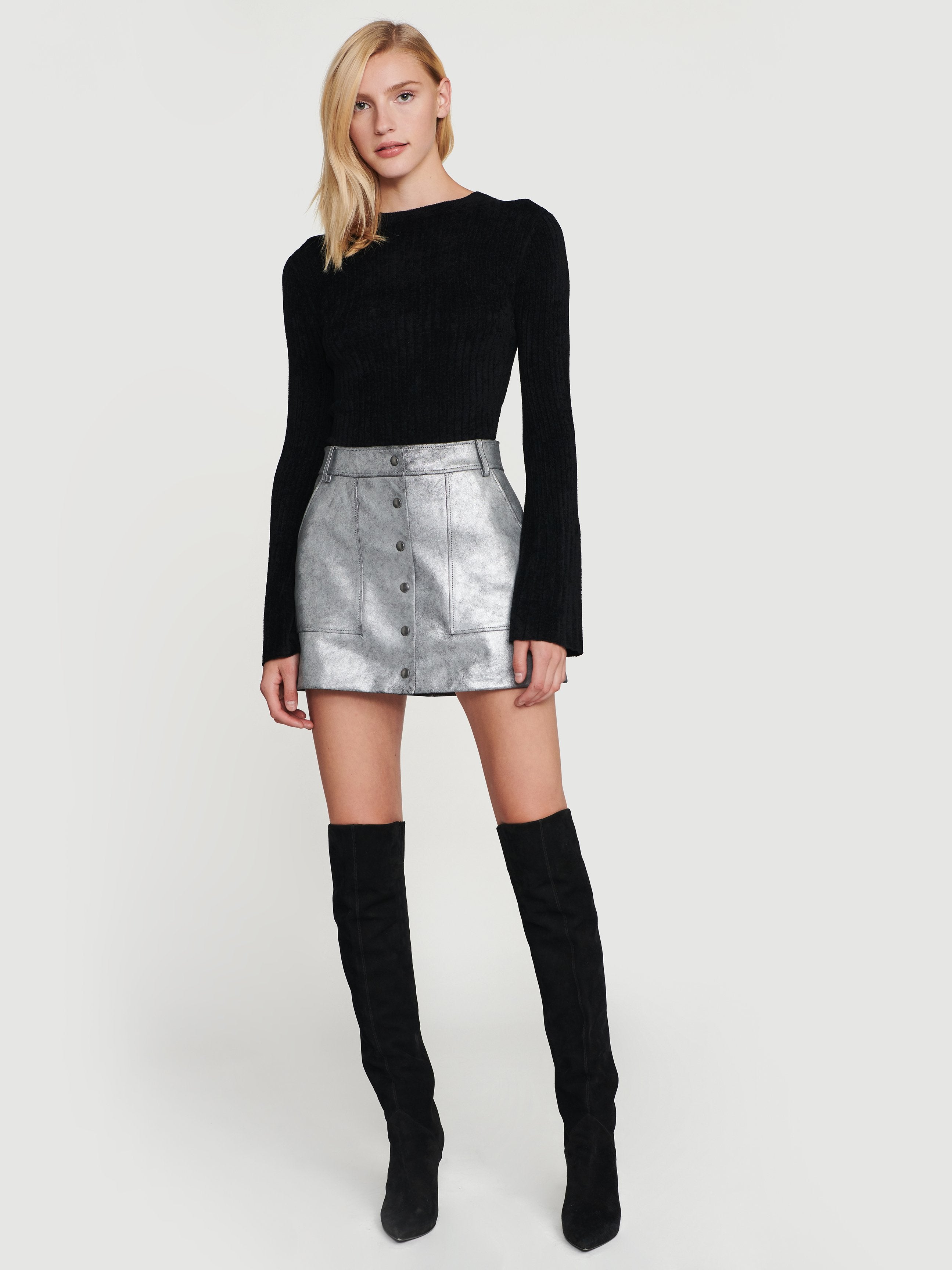 skirt front full body view