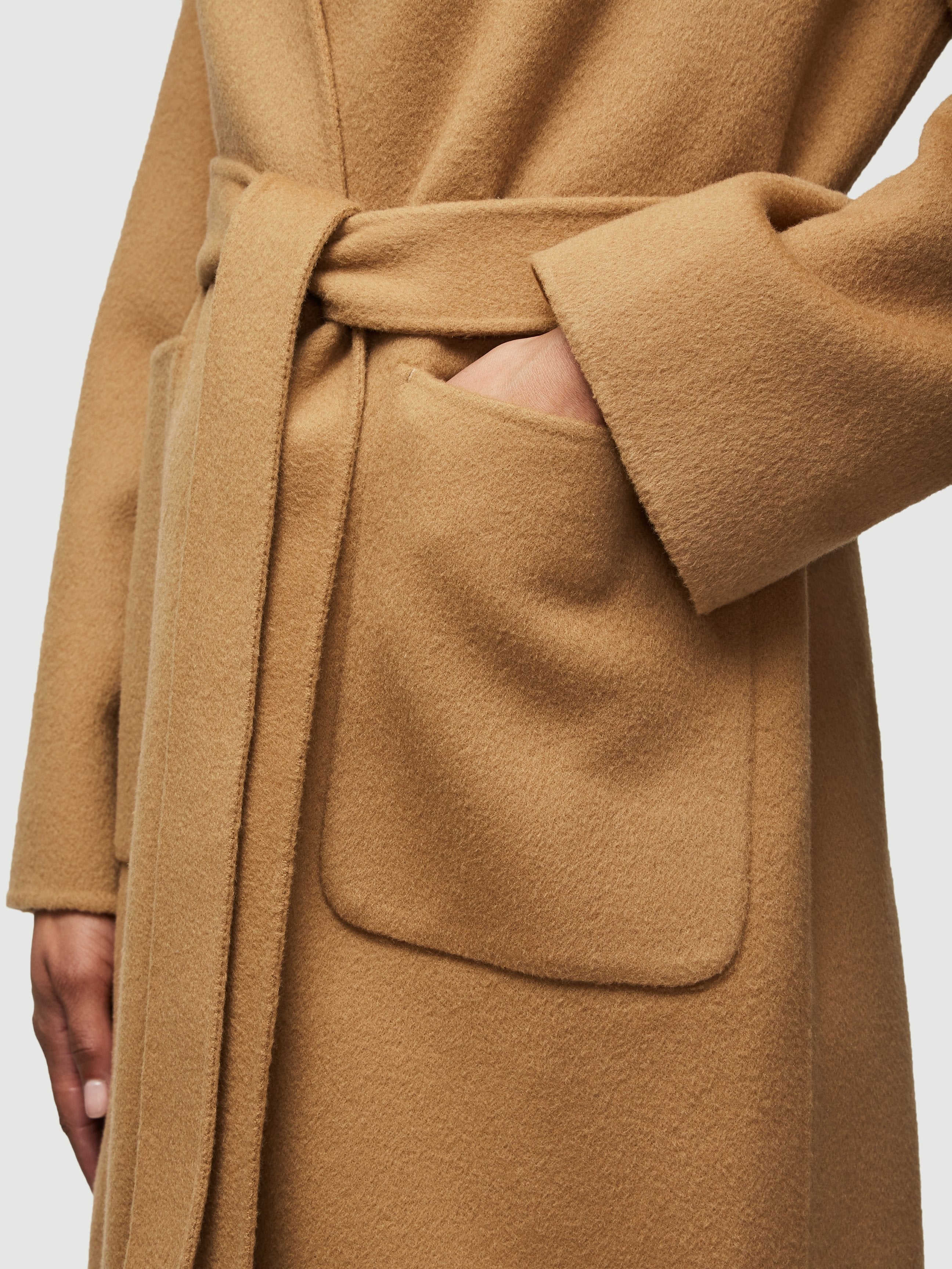 jacket detail view alt:hover