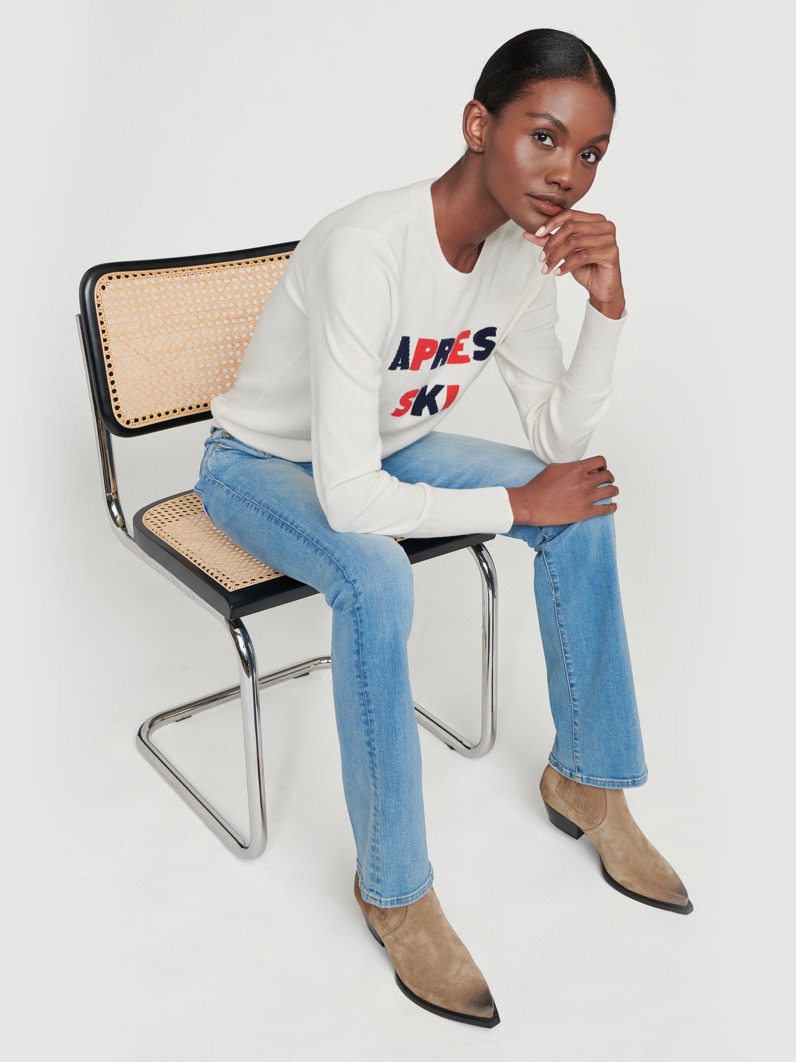 sweater front full body view alt:hover