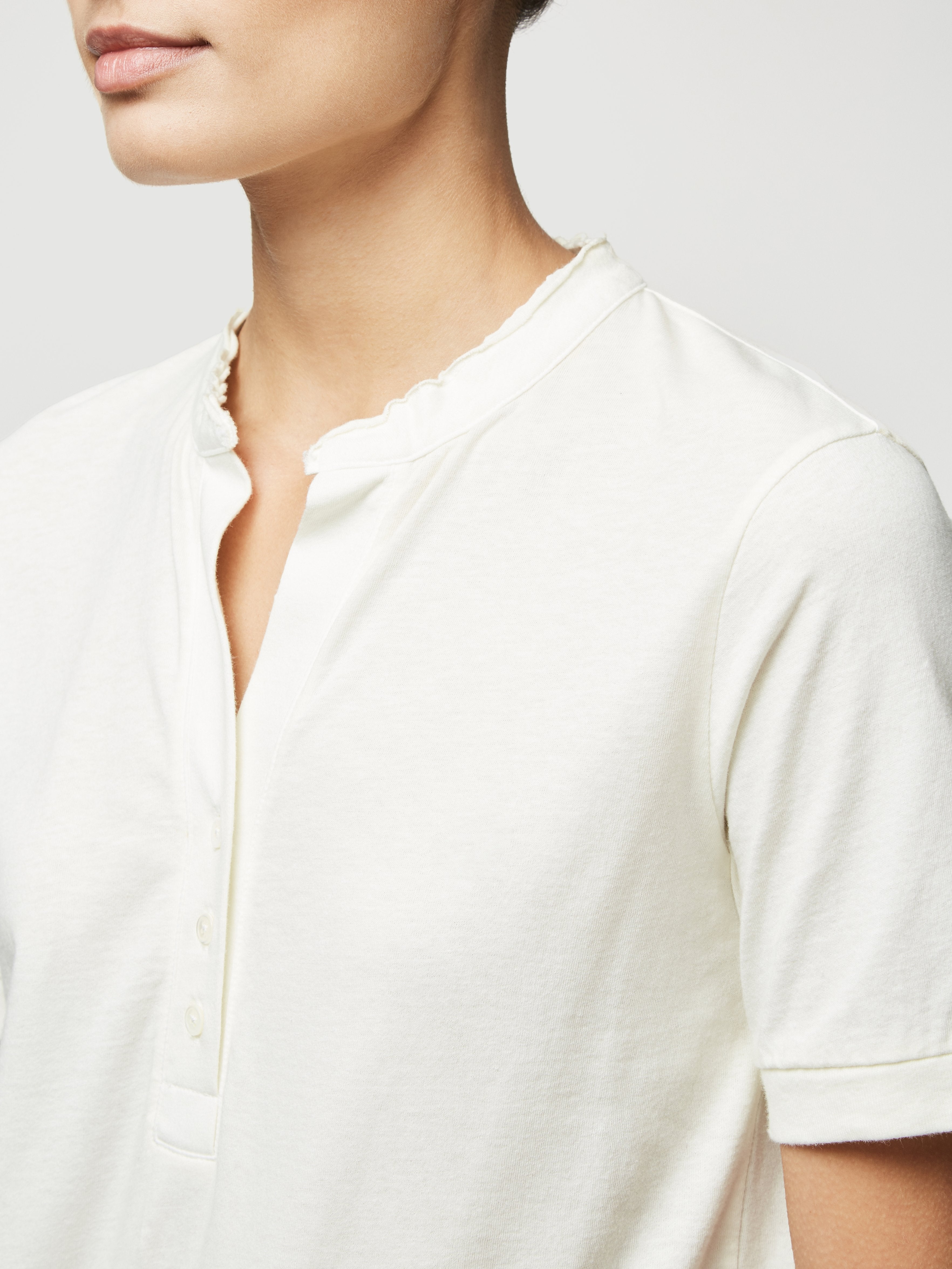 tee detail view alt:hover