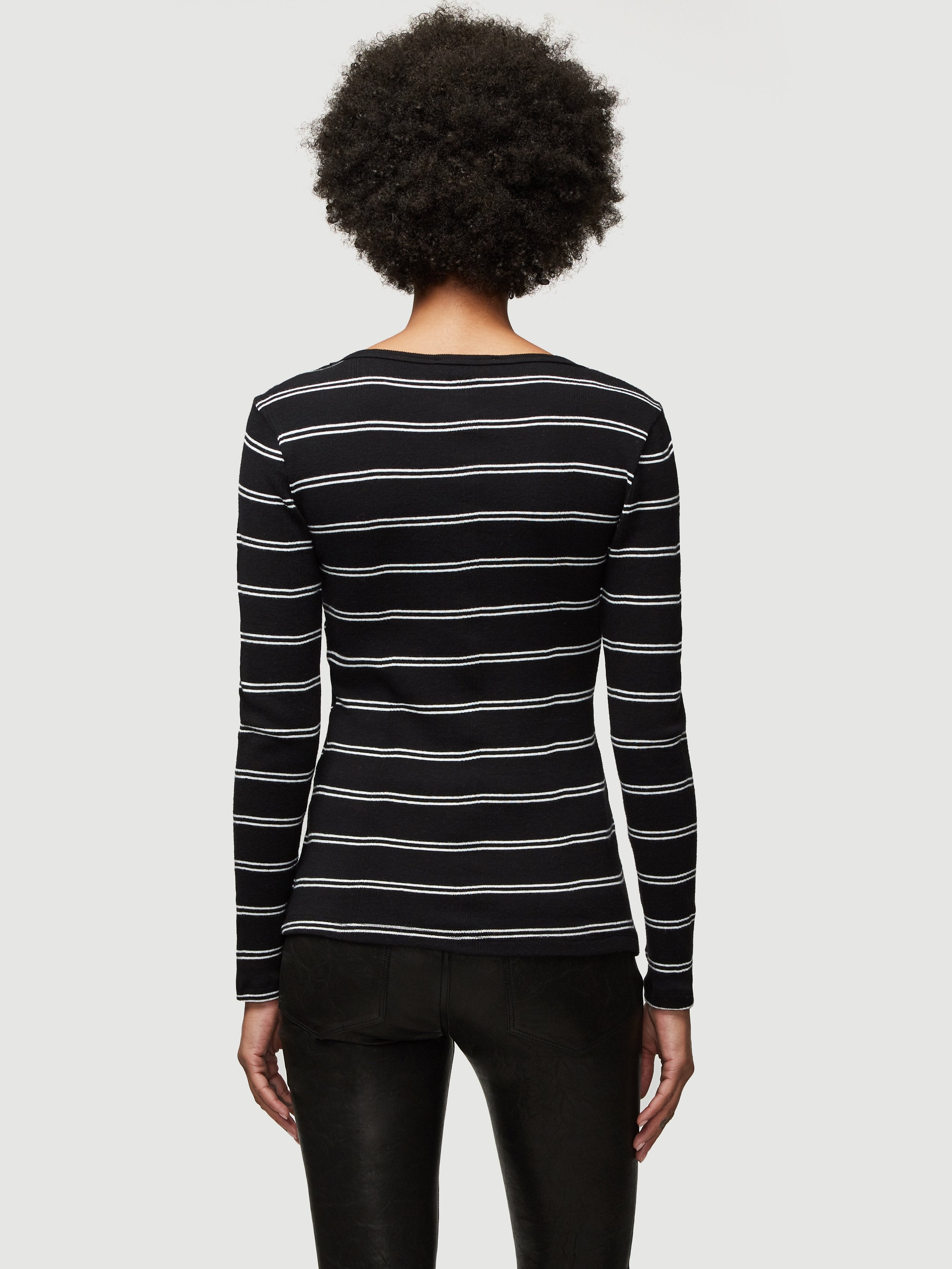 tee back view