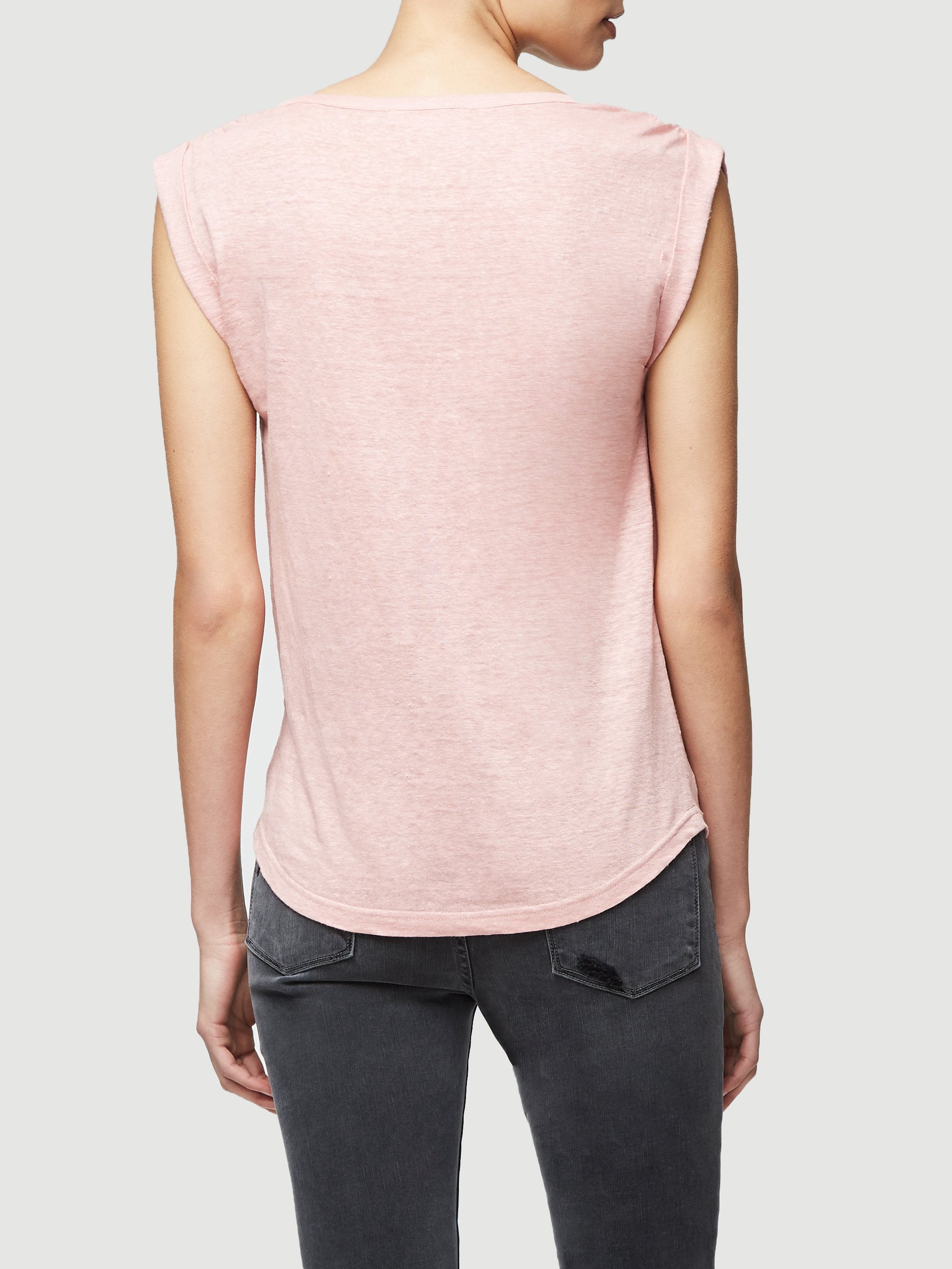 tee back view