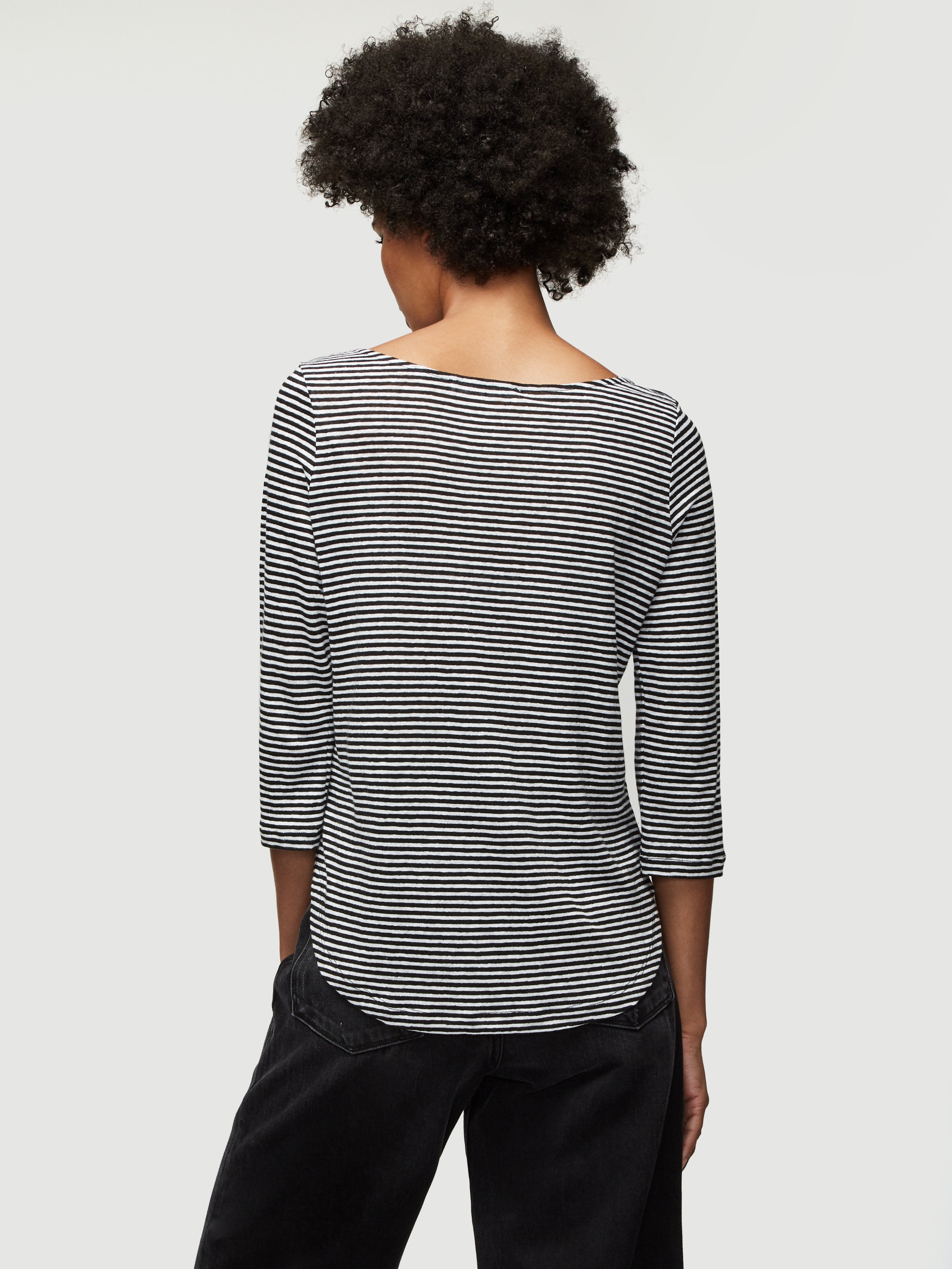 tee back view